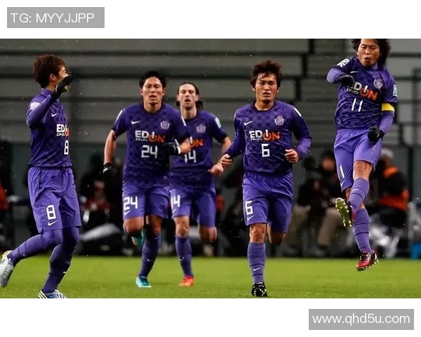 广岛三箭迎战鲁能展开激烈较量期待精彩瞬间与战术博弈